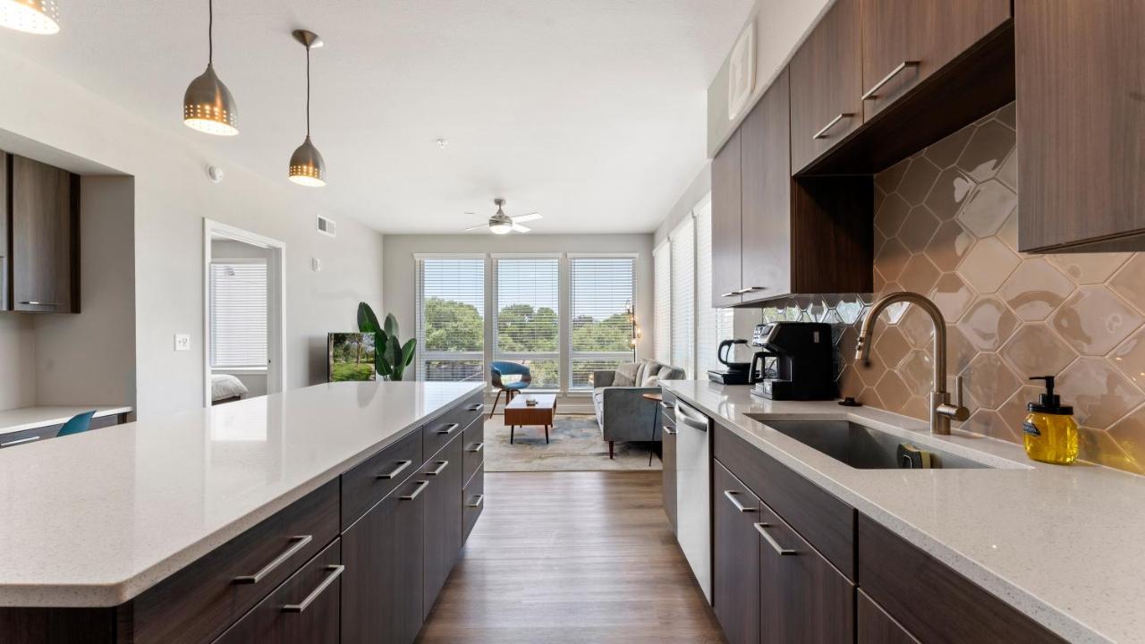 오스틴 Upscale Modern Apts - Free Parking, Fast Wifi, Courtyard 아파트 외부 사진